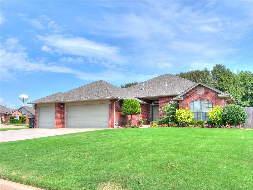 1st image of 2520 Highland Dr