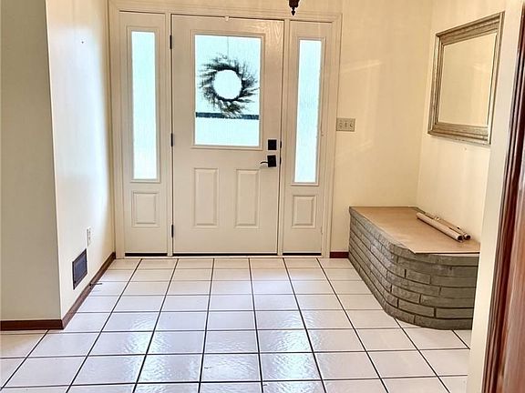 5th image of 164 Penhurst Dr