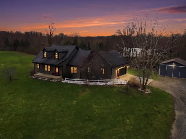 3927 Inspiration Ln, Vermontville, MI 49096