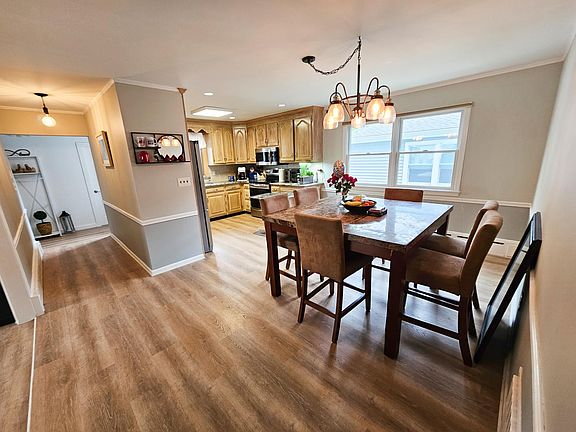 2nd image of 92 Burwood Ave #1