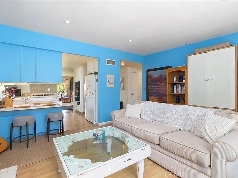 3068 Zell Dr — Photo 17