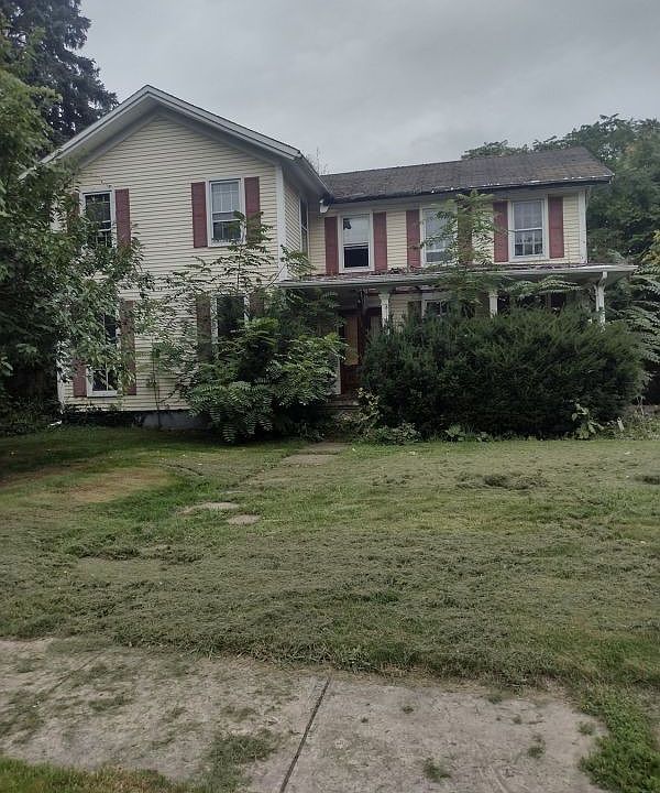 1st image of 34 Ingersoll St