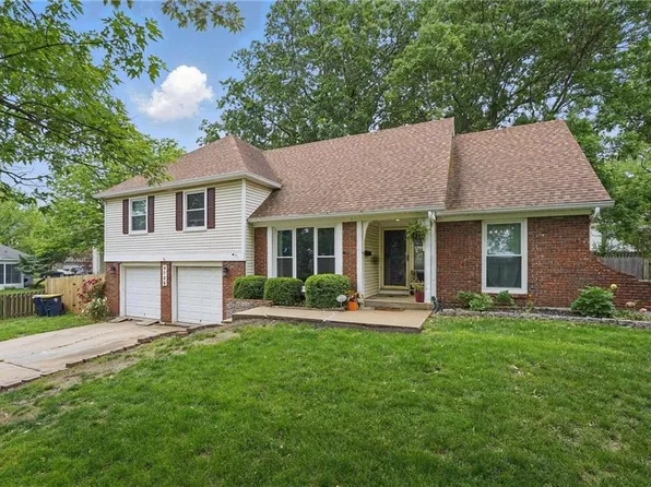 9726 Woodland Ln, Kansas City, MO 64131