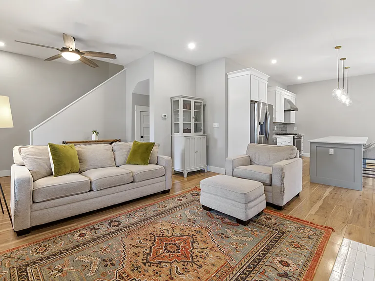 1665 N College Ave — Photo 3