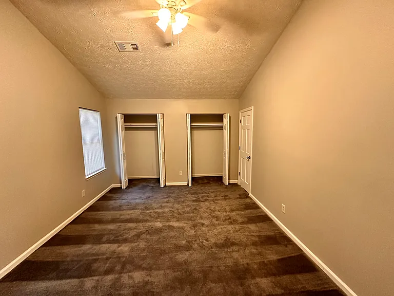 747 Greenhedge Dr — Photo 16
