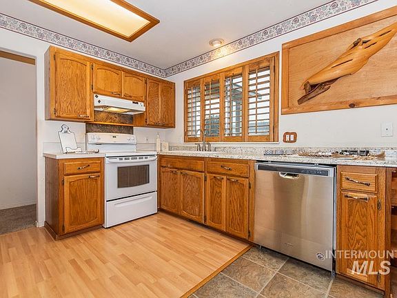 5th image of 16517 Madison Rd