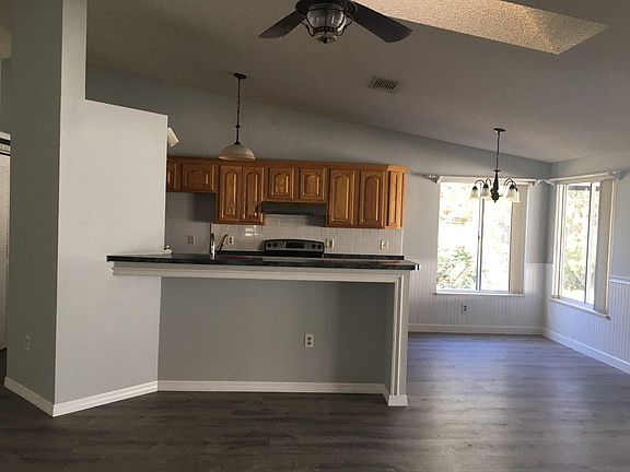 4th image of 6926 32nd Ave W