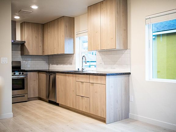 2nd image of 2115 L St #2120