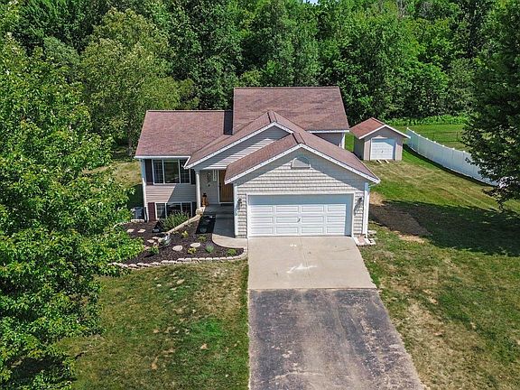2nd image of 2227 Avalon View Dr NE