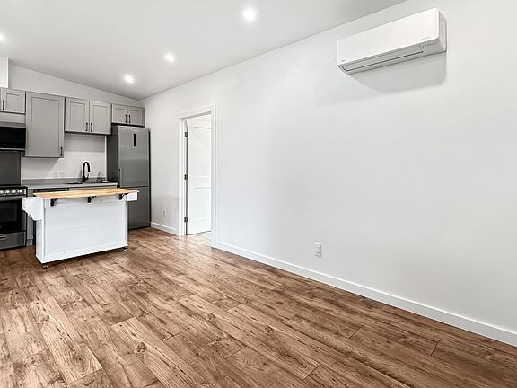 5th image of 760 22nd St #760A