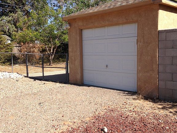 3rd image of 248 Aliso Dr NE