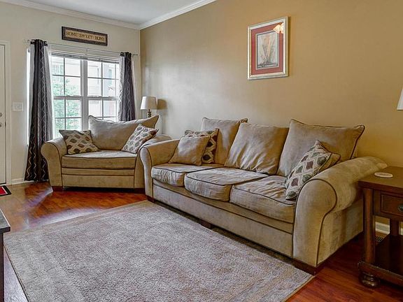 4th image of 1223 Park Dr