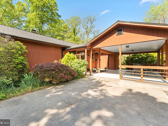 3rd image of 94 Kings Orchard Ln
