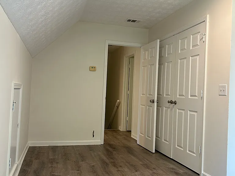 125 Sampson Ct — Photo 11