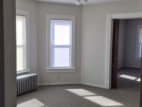3rd image of 204 Pennsylvania Ave #2
