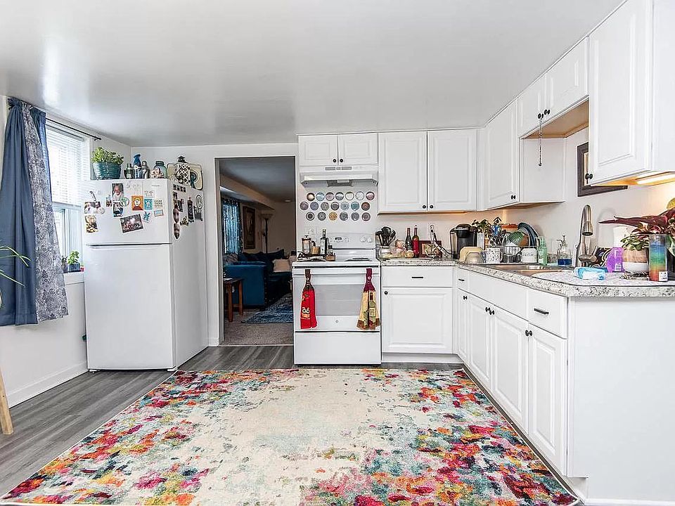 1st image of 1809 17th Ave #1