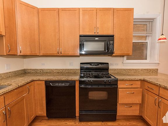2nd image of 1640 W Pierce Ave APT 1