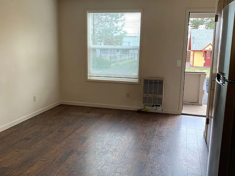 54 NW Lake Pl #A — Photo 9