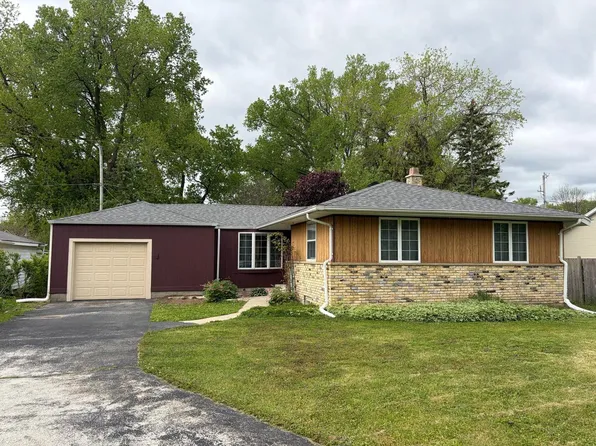 1711 W Mill ROAD, Glendale, WI 53209