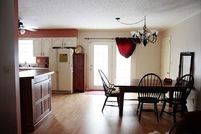 4th image of 205 E Wilson St