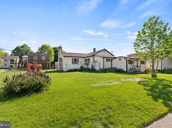 39 N Clay St, Manheim, PA 17545