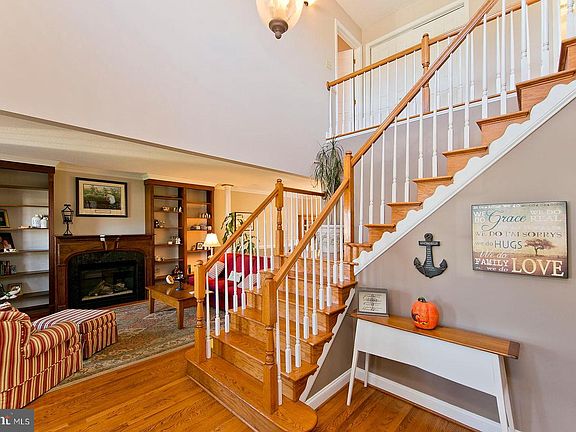 3rd image of 118 Barkwood Dr
