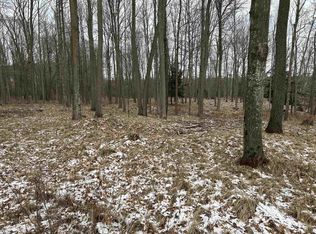 1 Cnossen Ln, Hatley, WI 54440