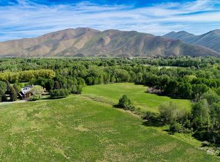 40 Fox Hollow Gulch Rd, Bellevue, ID 83313