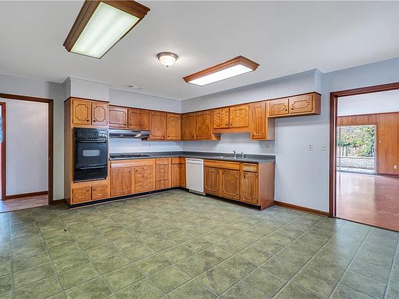 5th image of 2823 Kabel Dr