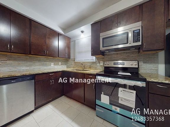 4th image of 27815 Brush St