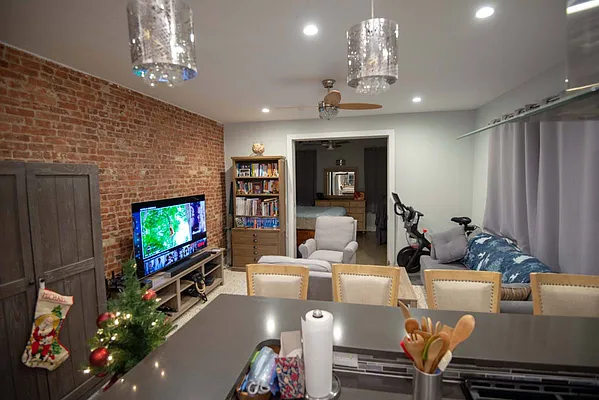 Rented by Owner | media 22