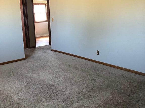 3rd image of 844 S New York Ave