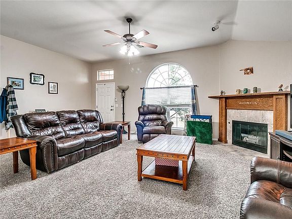 3rd image of 17557 Zinc Dr