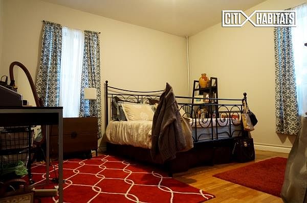 2nd image of 427 E 89th St APT 4L