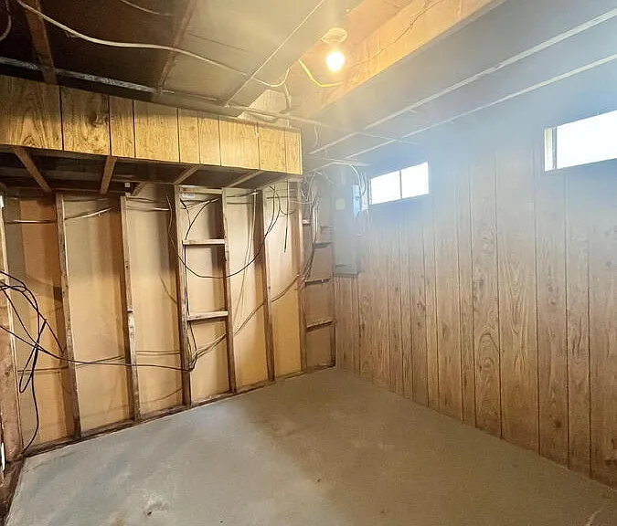 719 N Middle St — Photo 23