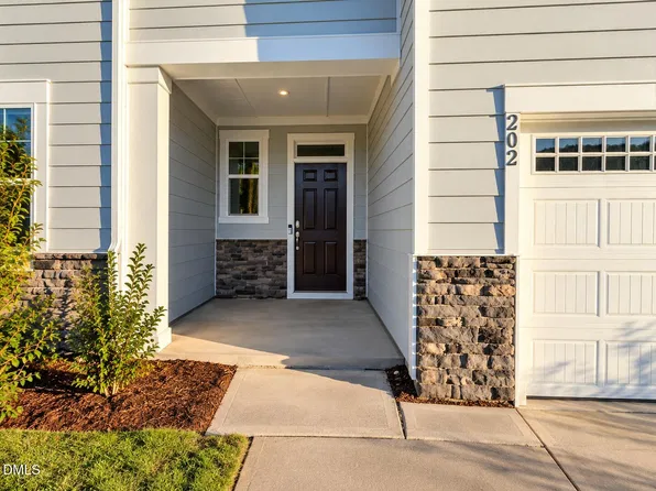 202 Deercroft Dr, Apex, NC 27539
