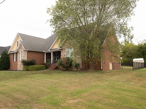 2nd image of 204 Hummingbird Ln