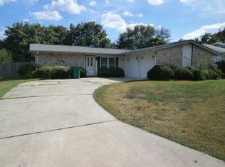 302 Mountain Shadows St, Live Oak, TX 78233