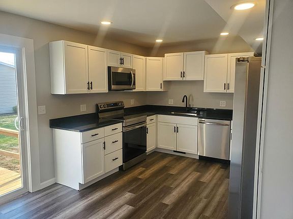 2nd image of 301 Peacock Dr #A