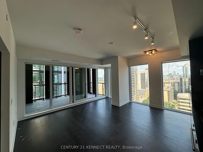 238 Simcoe St #1609 — Photo 14