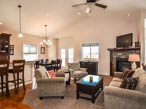 3rd image of 2318 E Cedar Point Ln