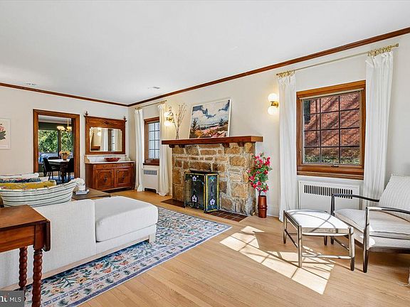 3rd image of 6317 Poe Rd