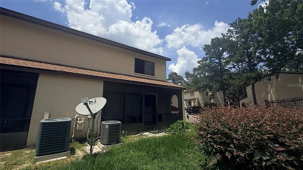 3 bed, 2.5 bath, 1208 sqft, $1,350 — Photo 4