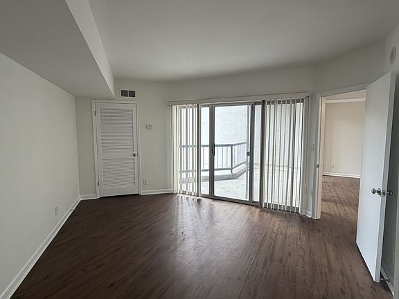 4th image of 900 19th Ave S APT 309
