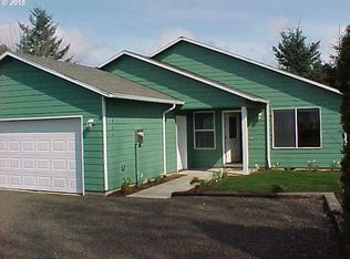 1005 Bob Helmick Ln, Tillamook, OR 97141