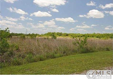 3rd image of 17828 Fox Trail Ln