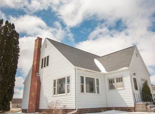 616 E 6th St, Wellsburg, IA 50680