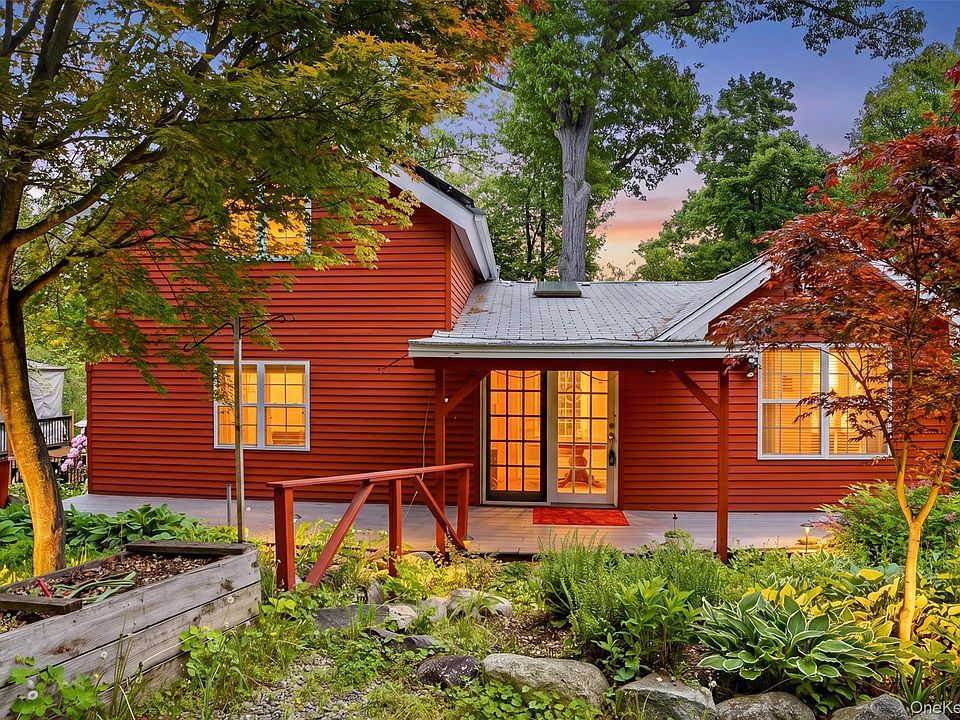 1st image of 37 Hollowbrook Lane