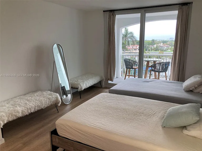 5401 Collins Ave #320 — Photo 31