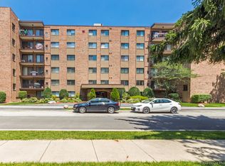 1702 Mill St APT 202, Des Plaines, IL 60016